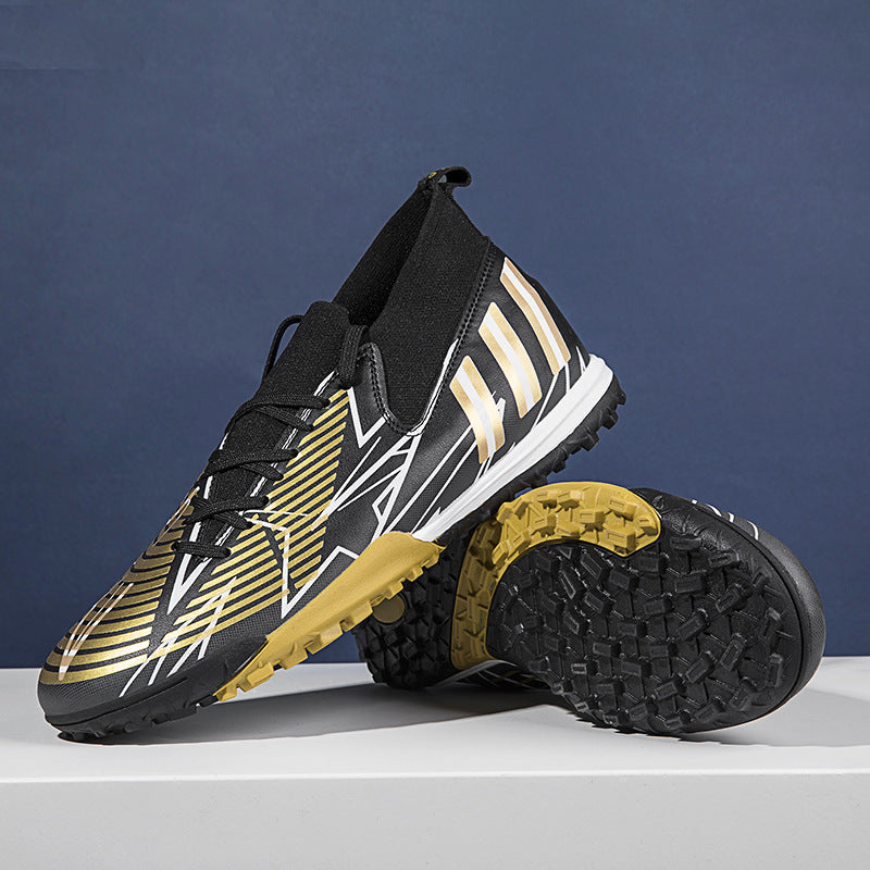 Teenager competition soccer shoes